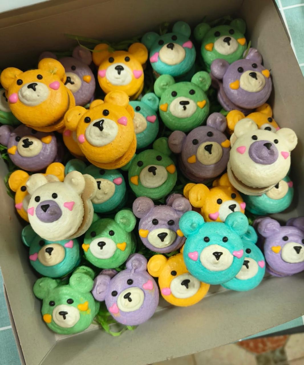 30 pieces customized macarons_2