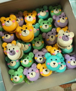 30 pieces customized macarons