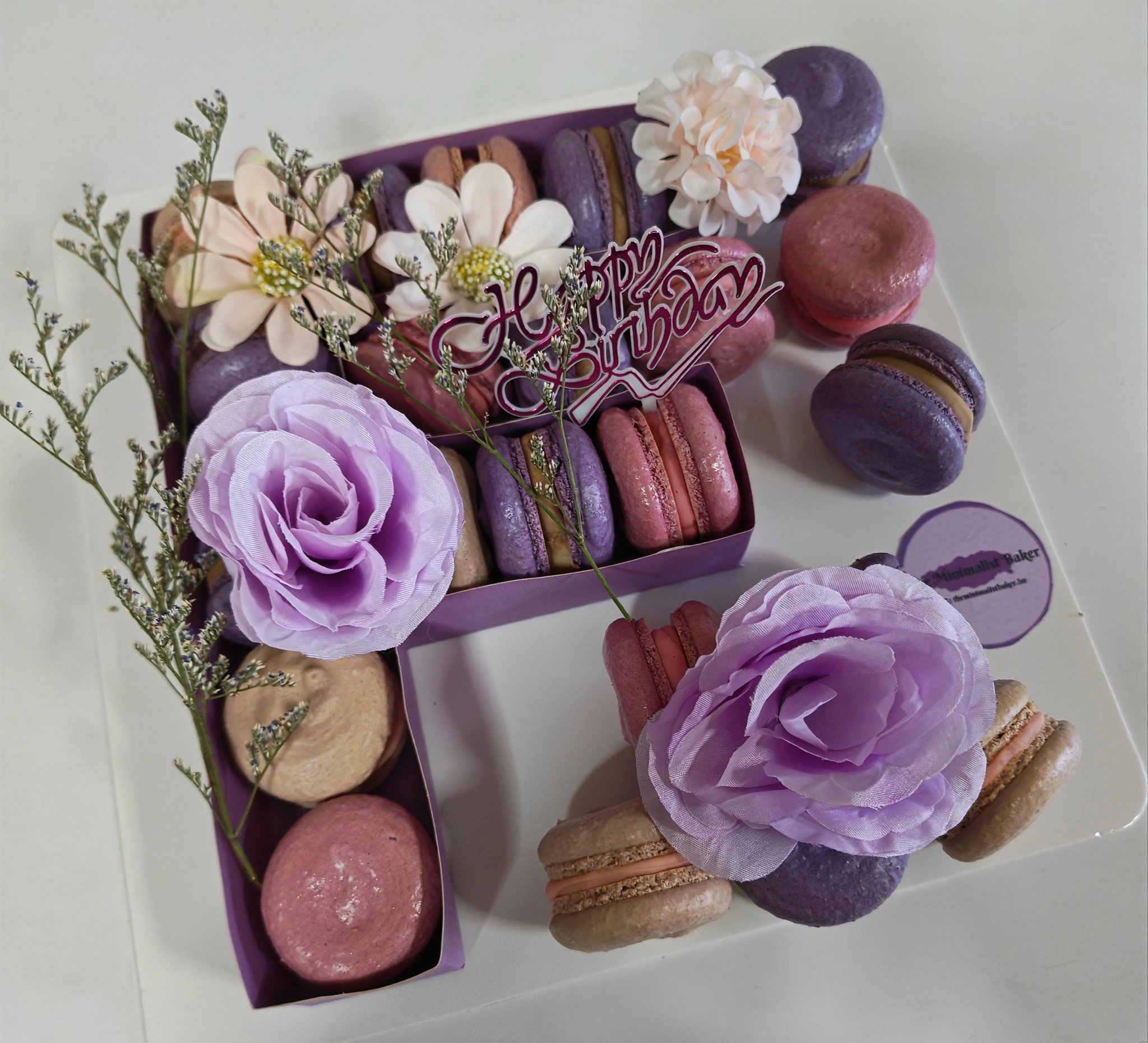 Macaron one (1) letter/number box_0