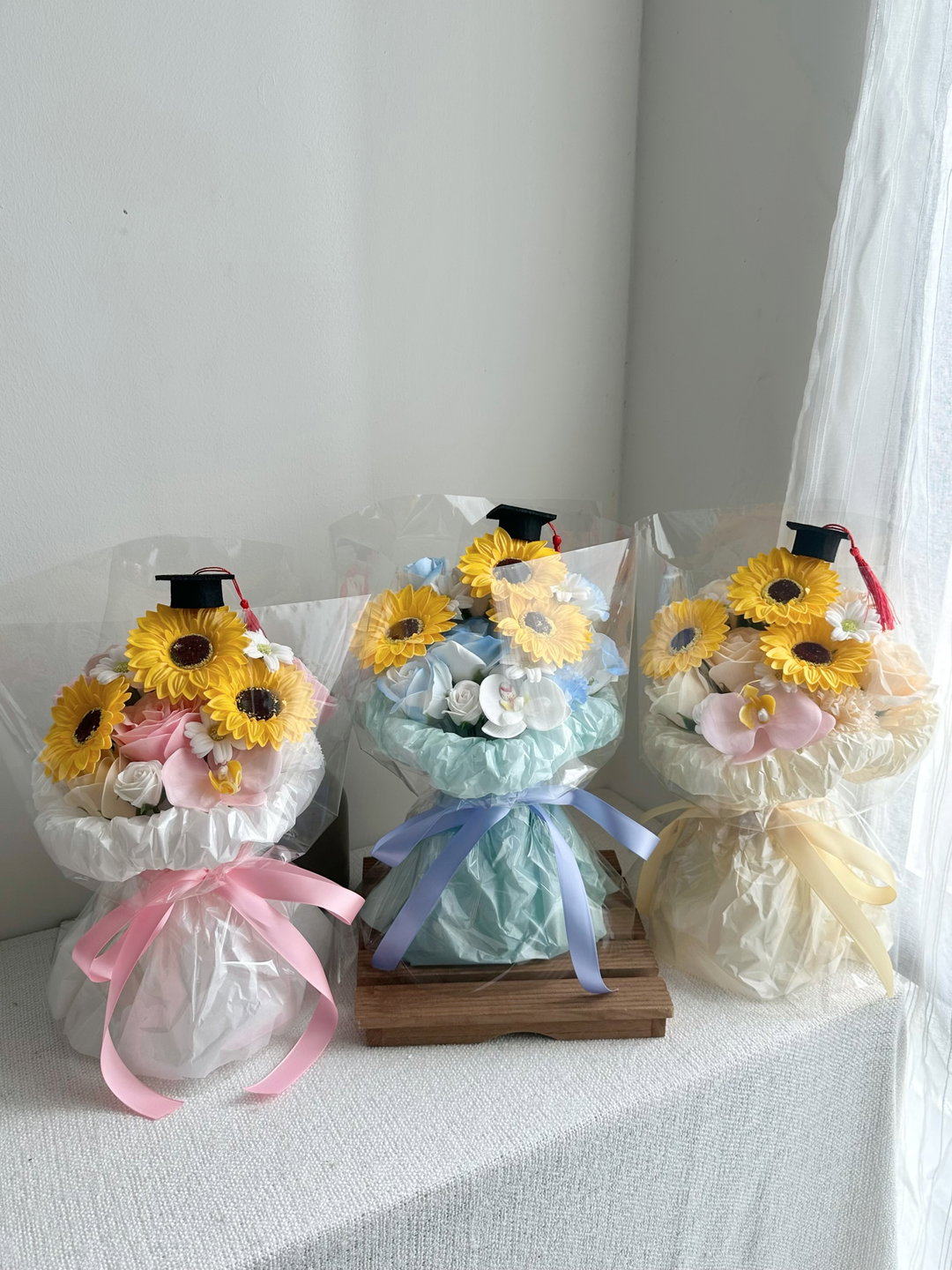 (G001) Graduation Mixed Flower Bouquet