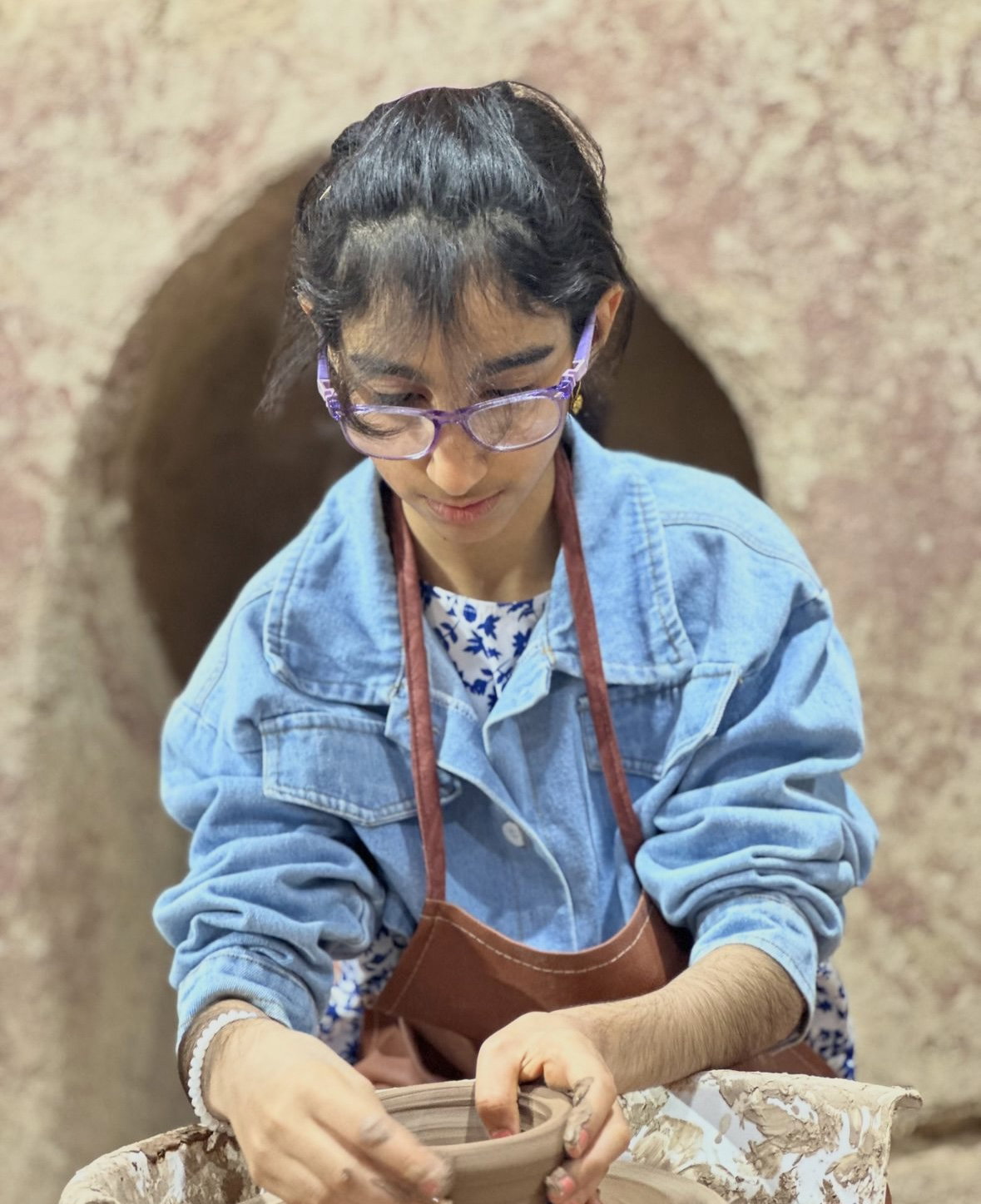 Exclusive Lesson of Omani Clay Pottery_2