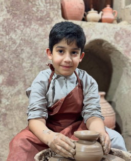Exclusive Lesson of Omani Clay Pottery