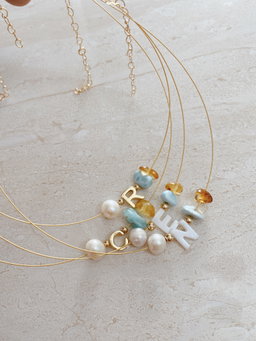 Inicial en Larimar & Ámbar 