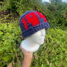 Regular Beanie w/ Graphic Letters
