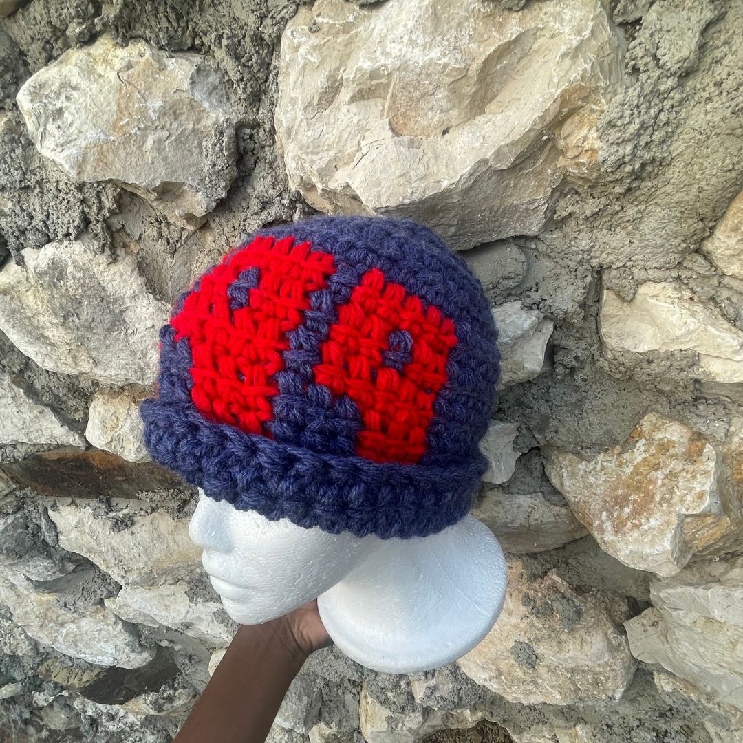 Regular Beanie w/ Graphic Letters_3
