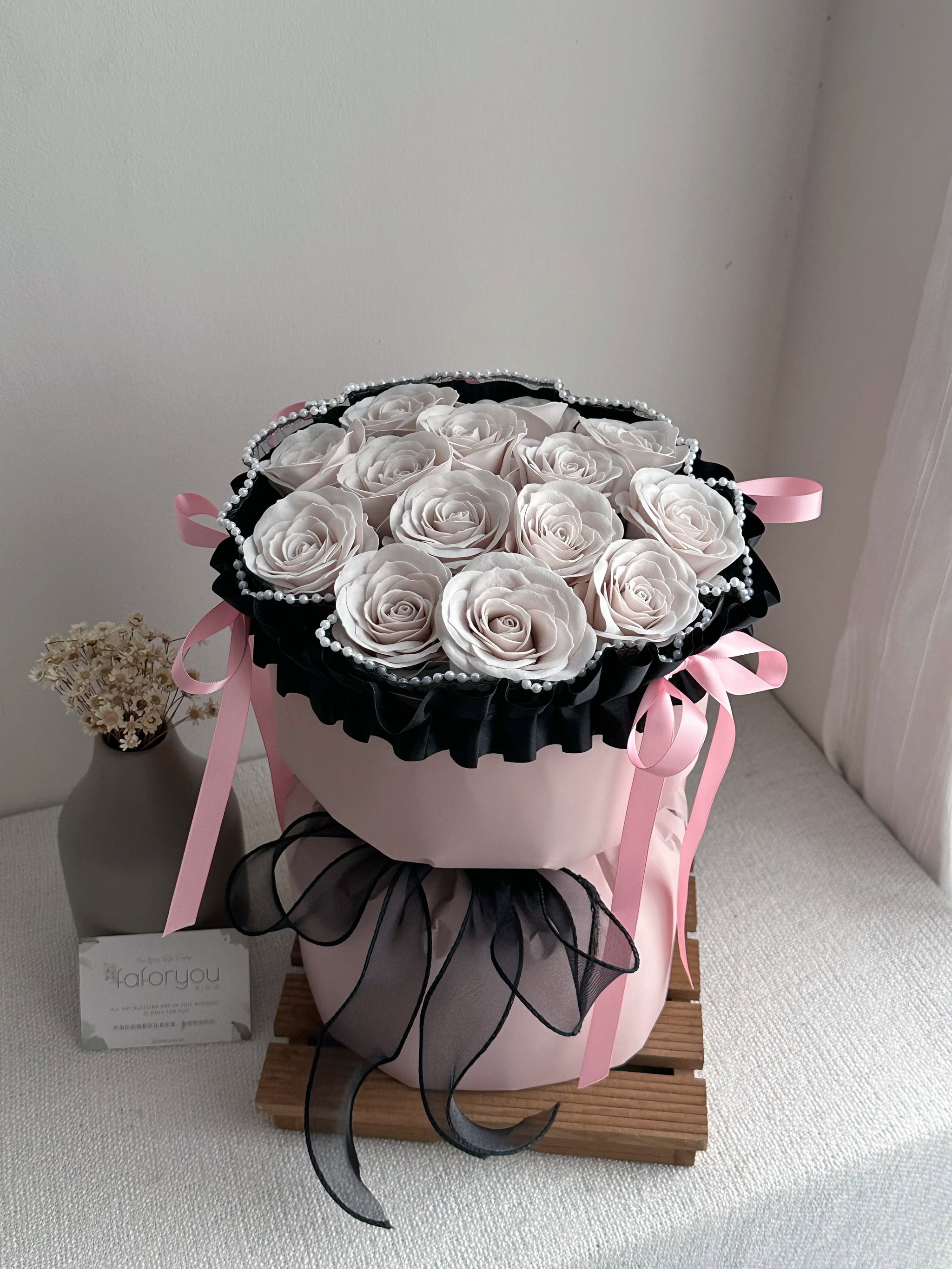 14 Stalk Awakening Soap Rose Round Bouquet  _0
