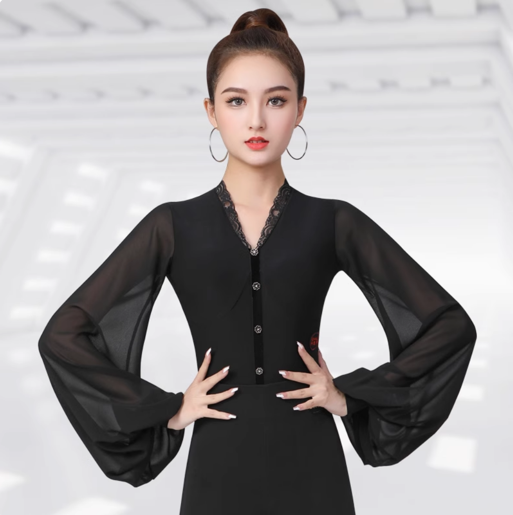 DBL- V-neck small lace edge (Top)