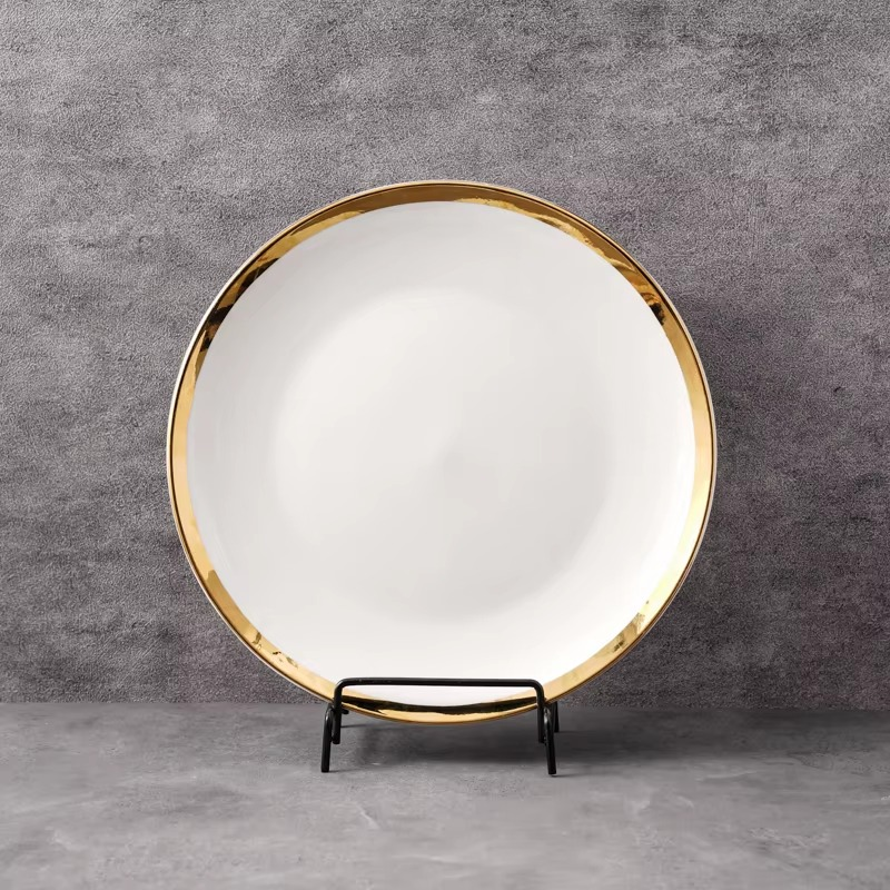Assiettes en céramique de luxe à bord doré_2