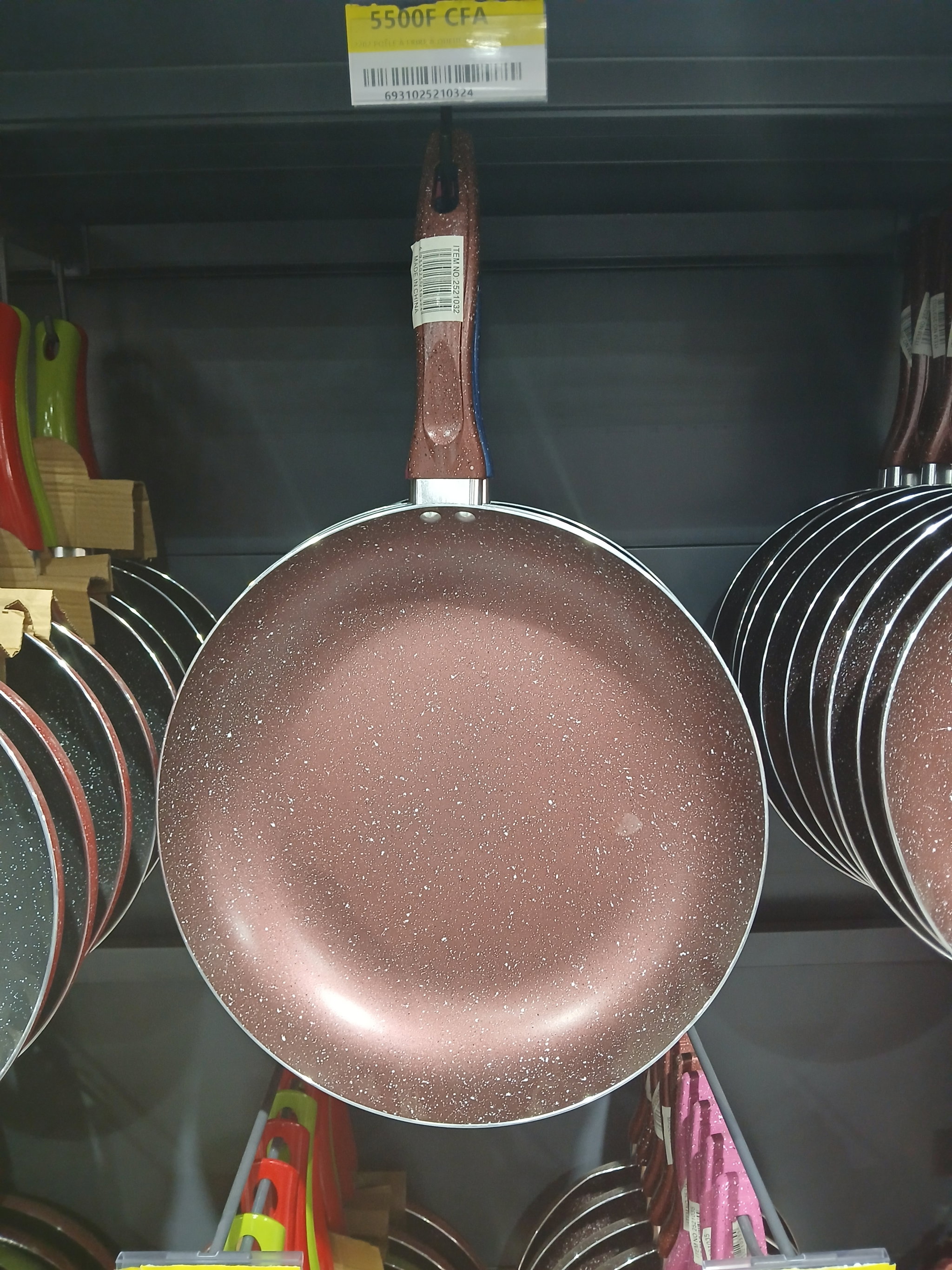 Poêle Antiadhésive HotChef – Manche Rouge Ergonomique_0