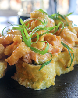 Salmon Lovers(Tempura Roll)