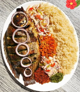 Atiékè poisson braisé - SAVEURS ROYALES