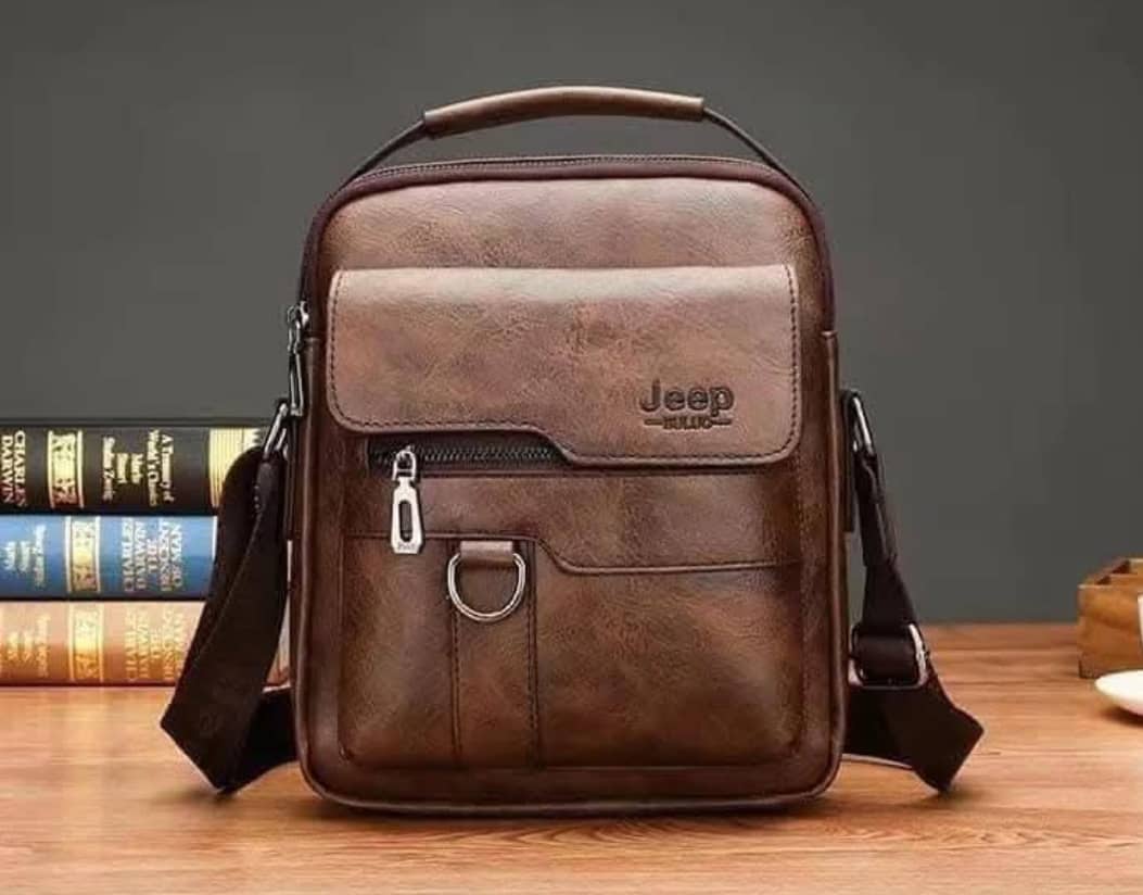 Sac Homme Excellente Qualité. Prix de vente: 12 000 FCFA  Bénéfice: 2000 FCFA/Sac vendu. Offre valable 30 jours renouvelable. Coût de la livraison supportée par My Business._0