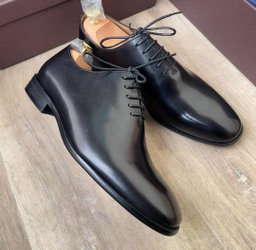 Chaussure Homme Cuir, Excellente Qualité. Pointure 39 à 46. Prix de vente: 45 000 FCFA  Bénéfice 5000 FCFA/Chaussure vendue. Offre valable 30 jours renouvelable.