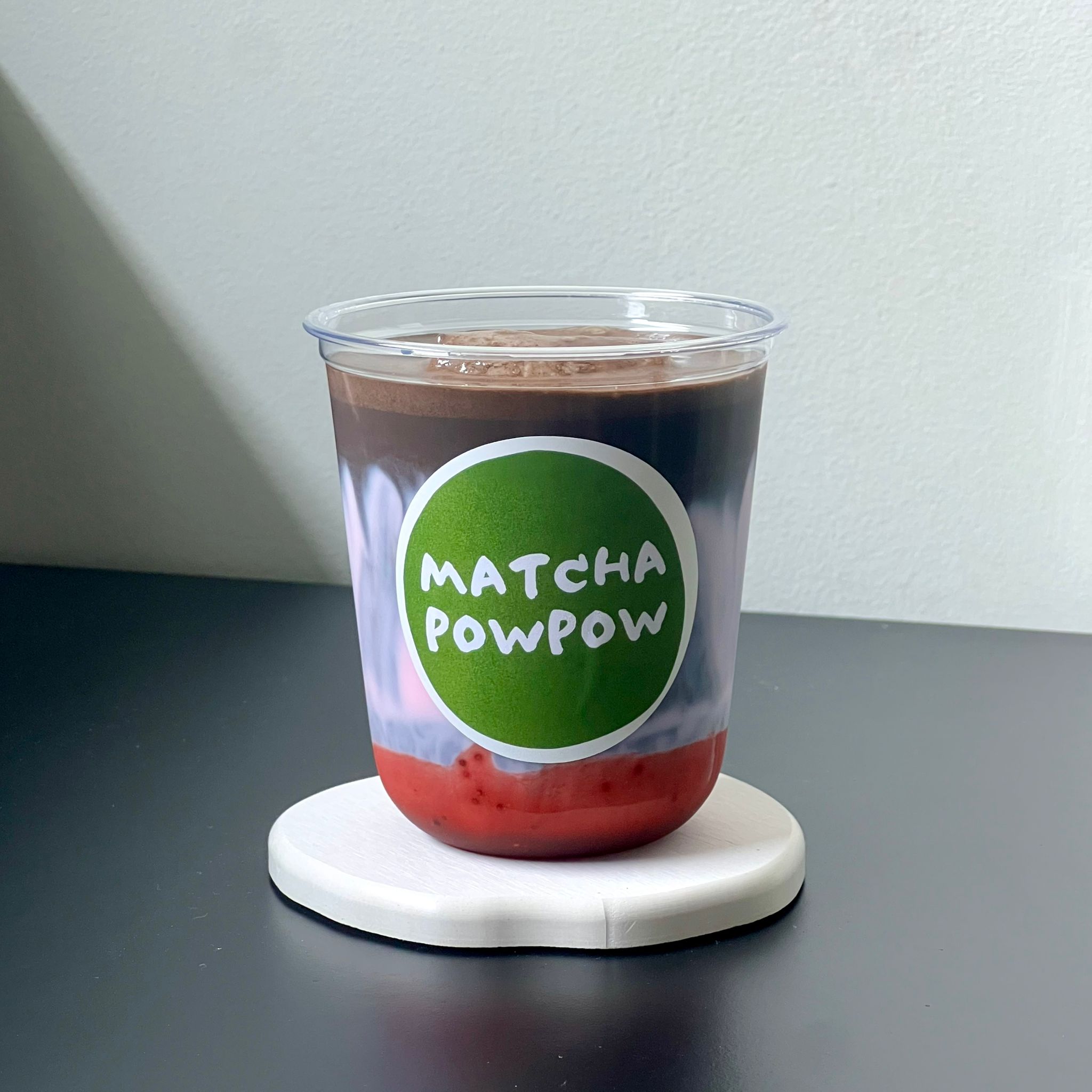 Iced Strawberry Hojicha Latte_0