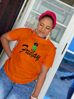🖤 Friday Mood Activated – Chic Lady T-Shirt for the Weekend Vibes