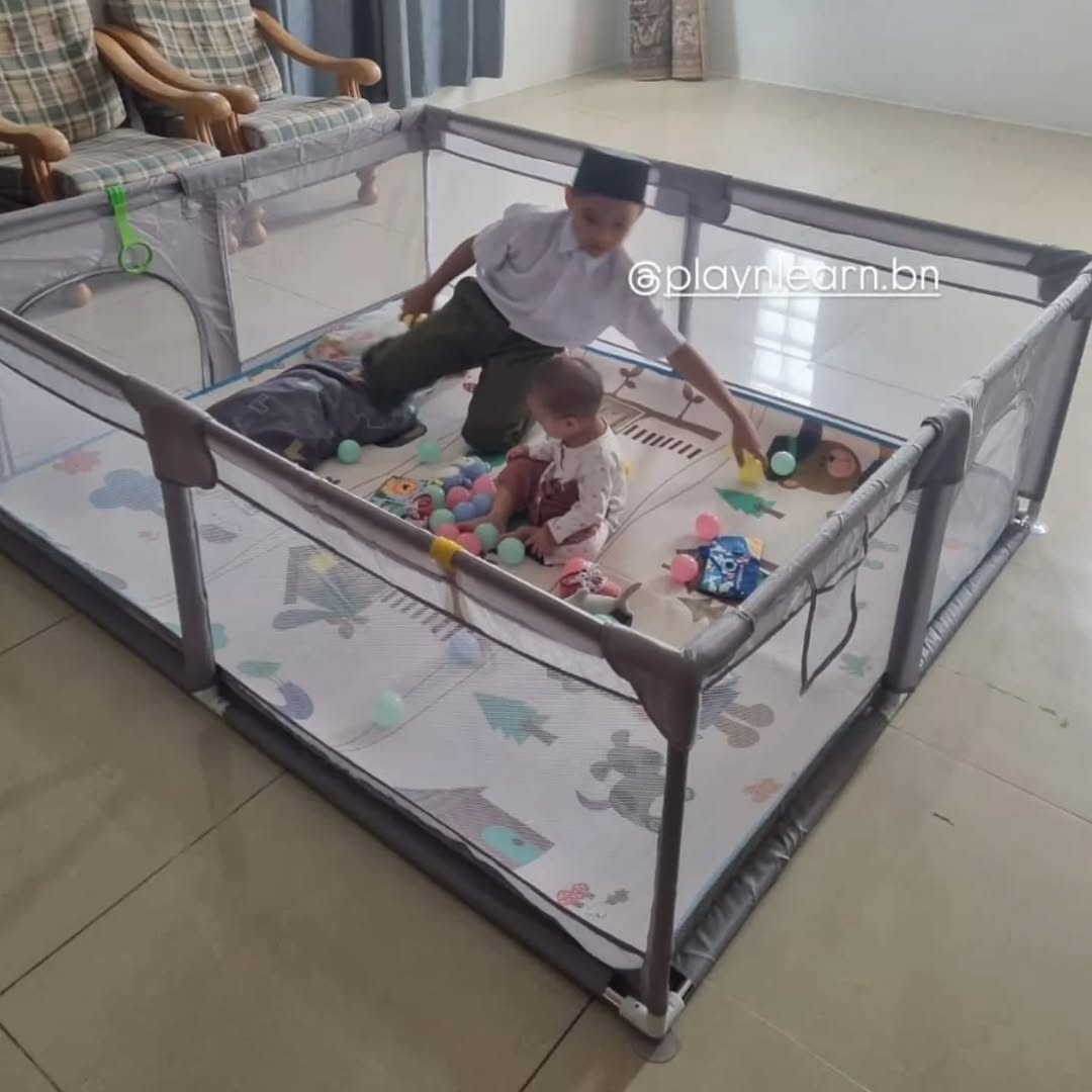 PLAYPEN WITH CORNER COVERS & BIG SUCTION_1