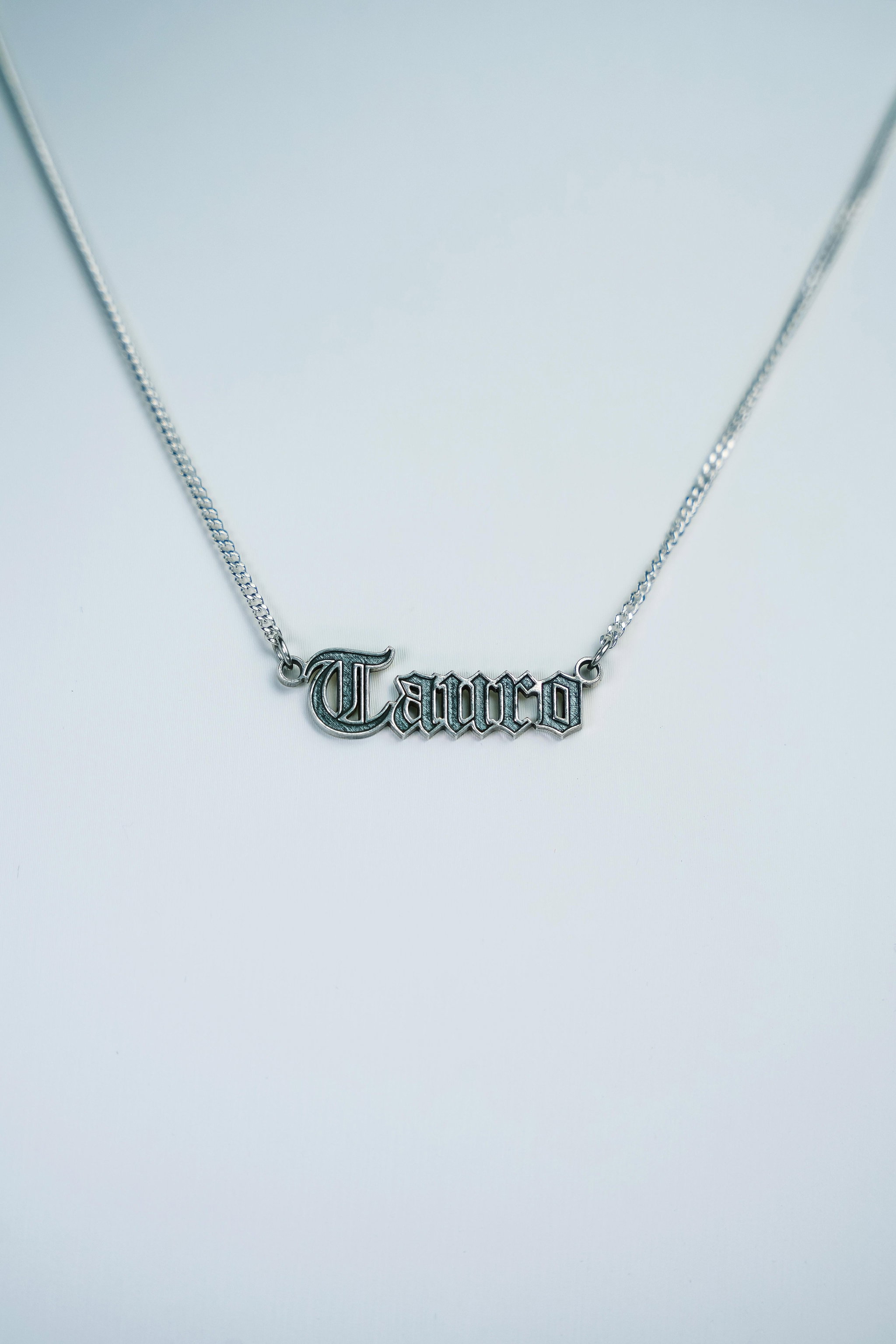 Collar Tauro - 99.9% Plata pura y manifestada_0