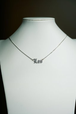Collar Leo - 99.9% Plata pura y manifestada
