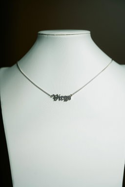 Collar Virgo - 99.9% Plata pura y manifestada