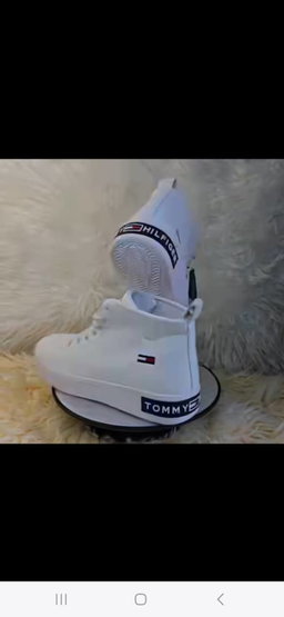Chaussures Hommes Excellente Qualité & beau Design. Pointure 40 à 45. Prix 22 000  FCFA  Bénéfice 2000 FCFA/Chaussure vendu. Offre valable 30 jours renouvelable.