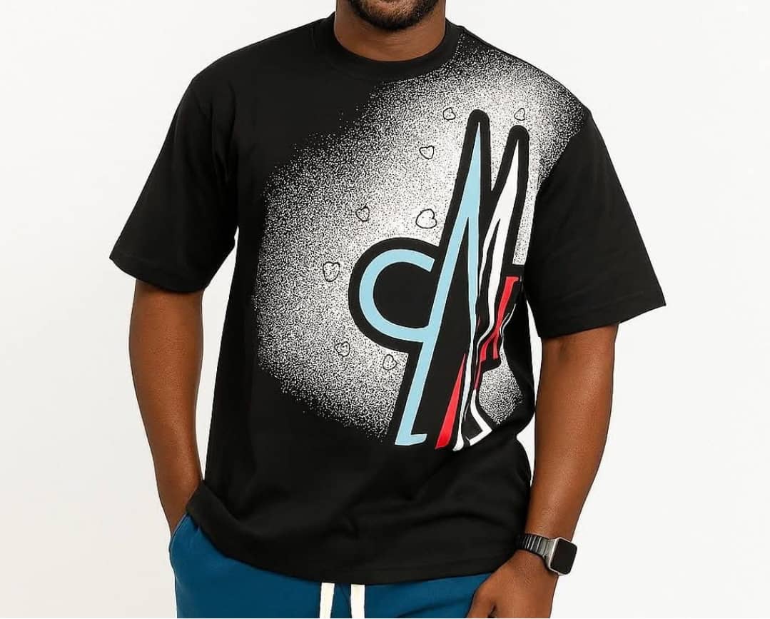 Tee-Shirts Homme Excellente Qualité. Prix: 13 000 FCFA  Bénéfice: 2000 FCFA/Tee-Shirt vendu