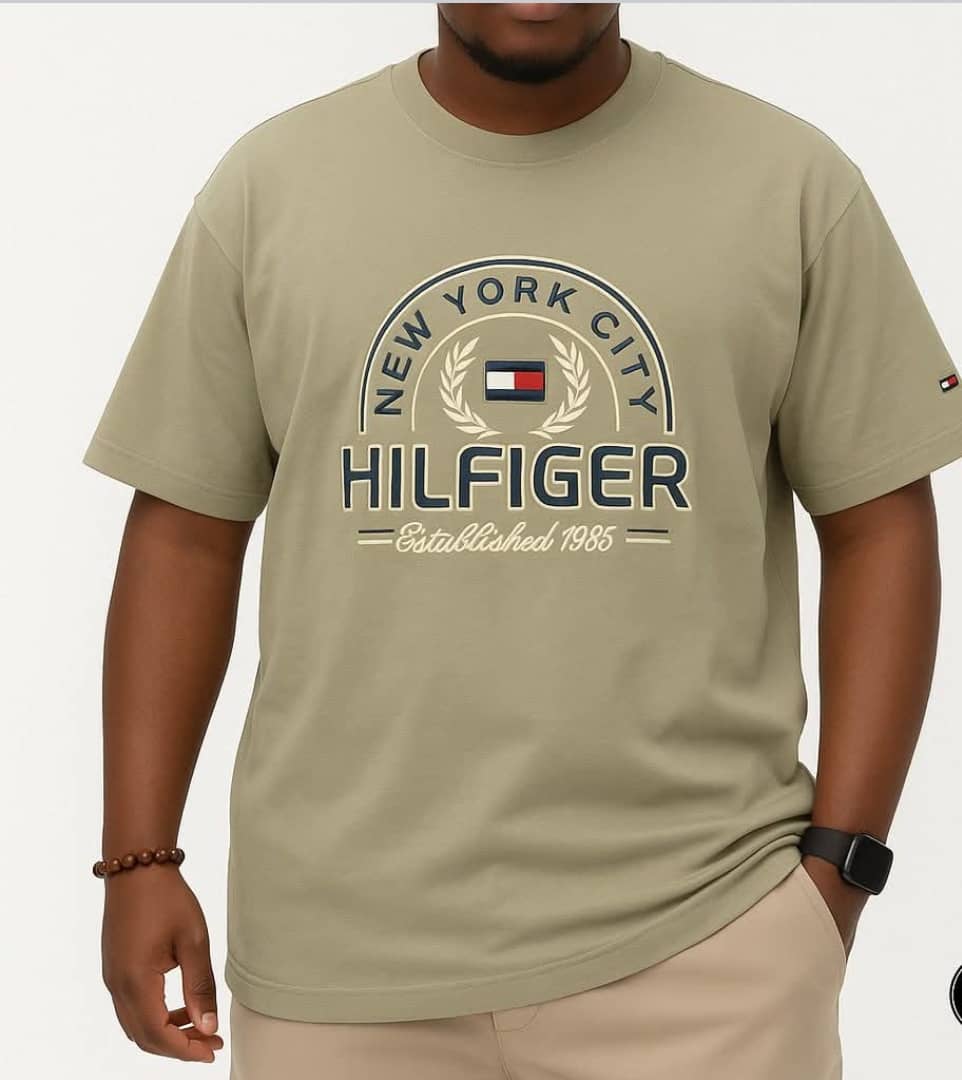 Tee-Shirts Homme Excellente Qualité. Prix: 13 000 FCFA  Bénéfice: 2000 FCFA/Tee-Shirt vendu