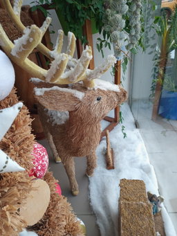 🦌 Renne de Noël en Raphia – Artisanat Naturel du Gabon