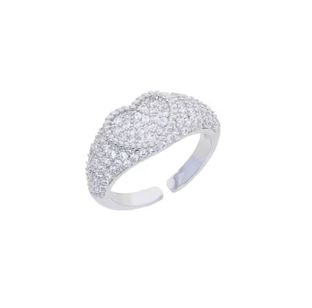 Chunky heart ring
