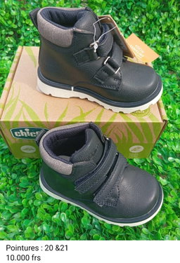 Chaussures Enfants de Marque CHICCO. Prix de vente: 15 000 FCFA  Bénéfice: 2000 FCFA. Offre valable 30 jours renouvelable.