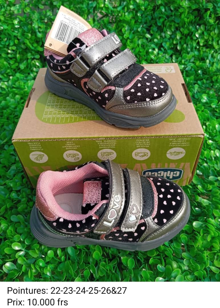 Chaussures Enfants de Marque CHICCO. Prix de vente: 15 000 FCFA Bénéfice: 2000 FCFA. Offre valable 30 jours renouvelable.