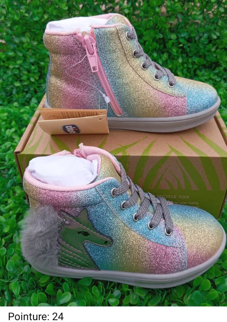 Chaussures Enfants de Marque CHICCO. Prix de vente: 15 000 FCFA  Bénéfice: 2000 FCFA. Offre valable 30 jours renouvelable._0