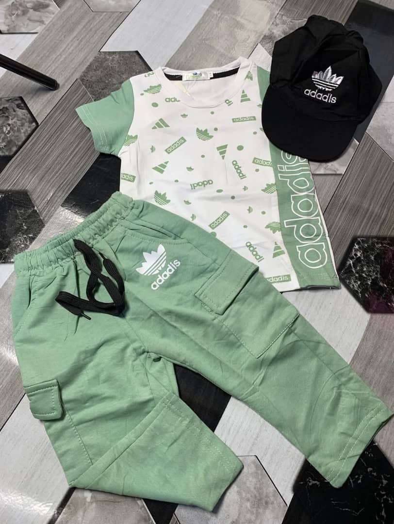 Vêtements Enfants Super Qualité 2 à 7ans. Prix de vente: 15 000 FCFA Bénéfice: 2000 FCFA. Offre valable 30 jours renouvelable.