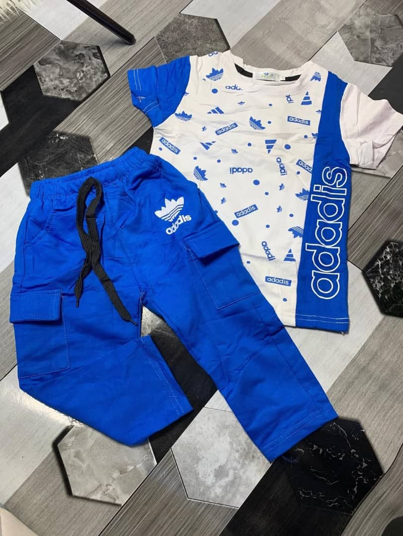 Vêtements Enfants Super Qualité 2 à 7ans. Prix de vente: 15 000 FCFA Bénéfice: 2000 FCFA. Offre valable 30 jours renouvelable.
