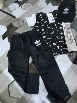 Vêtements Enfants Super Qualité 2 à 7ans. Prix de vente: 15 000 FCFA   Bénéfice: 2000 FCFA. Offre valable 30 jours renouvelable.