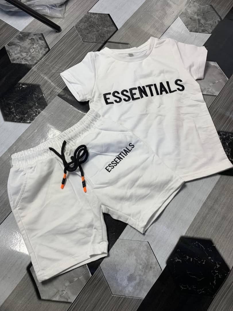 Vêtements Enfants Super Qualité 2 à 7ans. Prix de vente: 15 000 FCFA Bénéfice: 2000 FCFA. Offre valable 30 jours renouvelable.