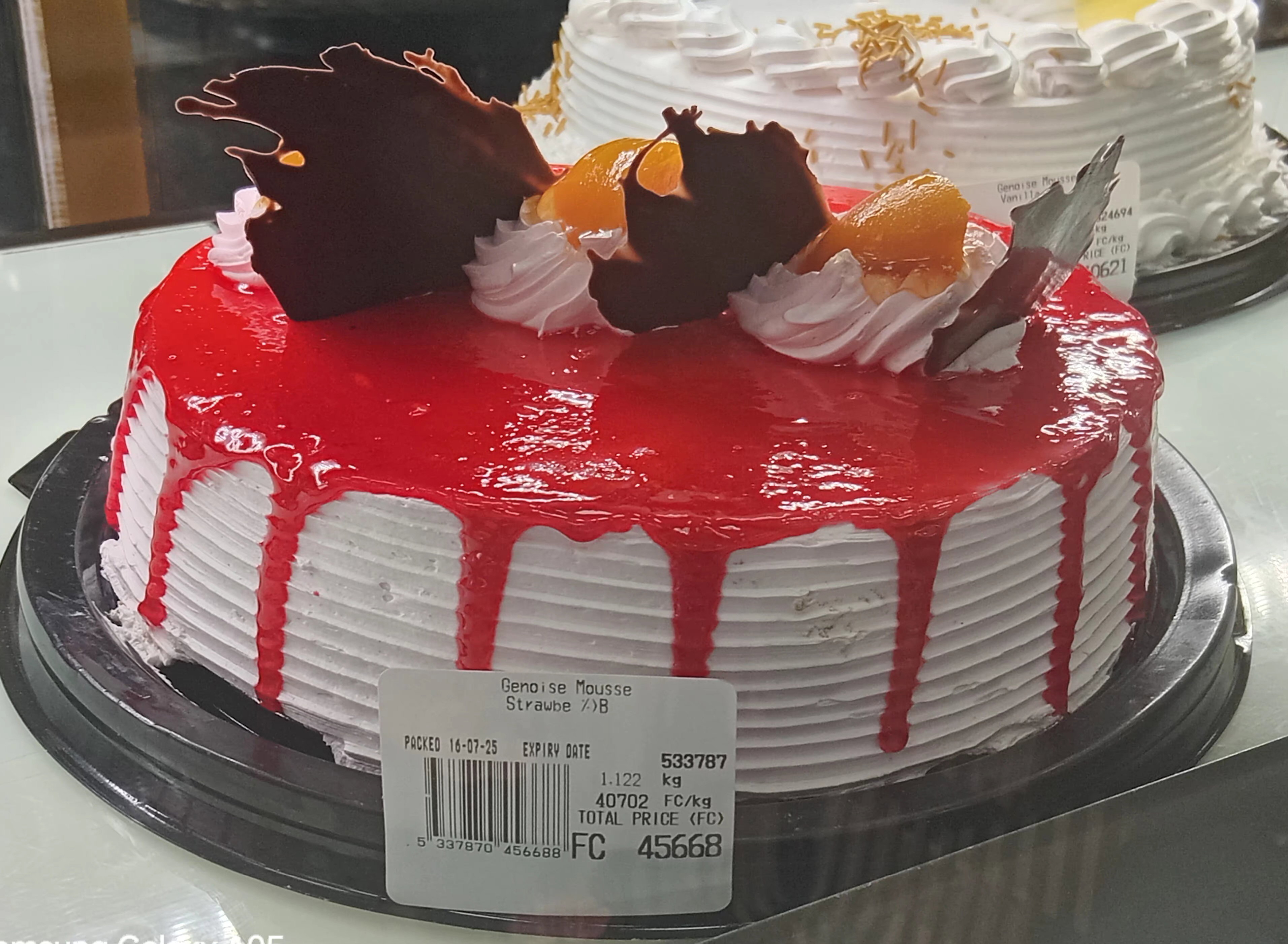 Genoise Mousse Strawbe 1.122kg