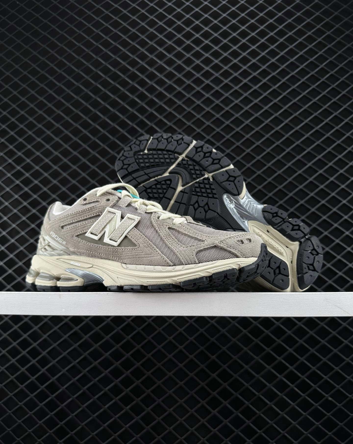 NEW BALANCE 1906R_3