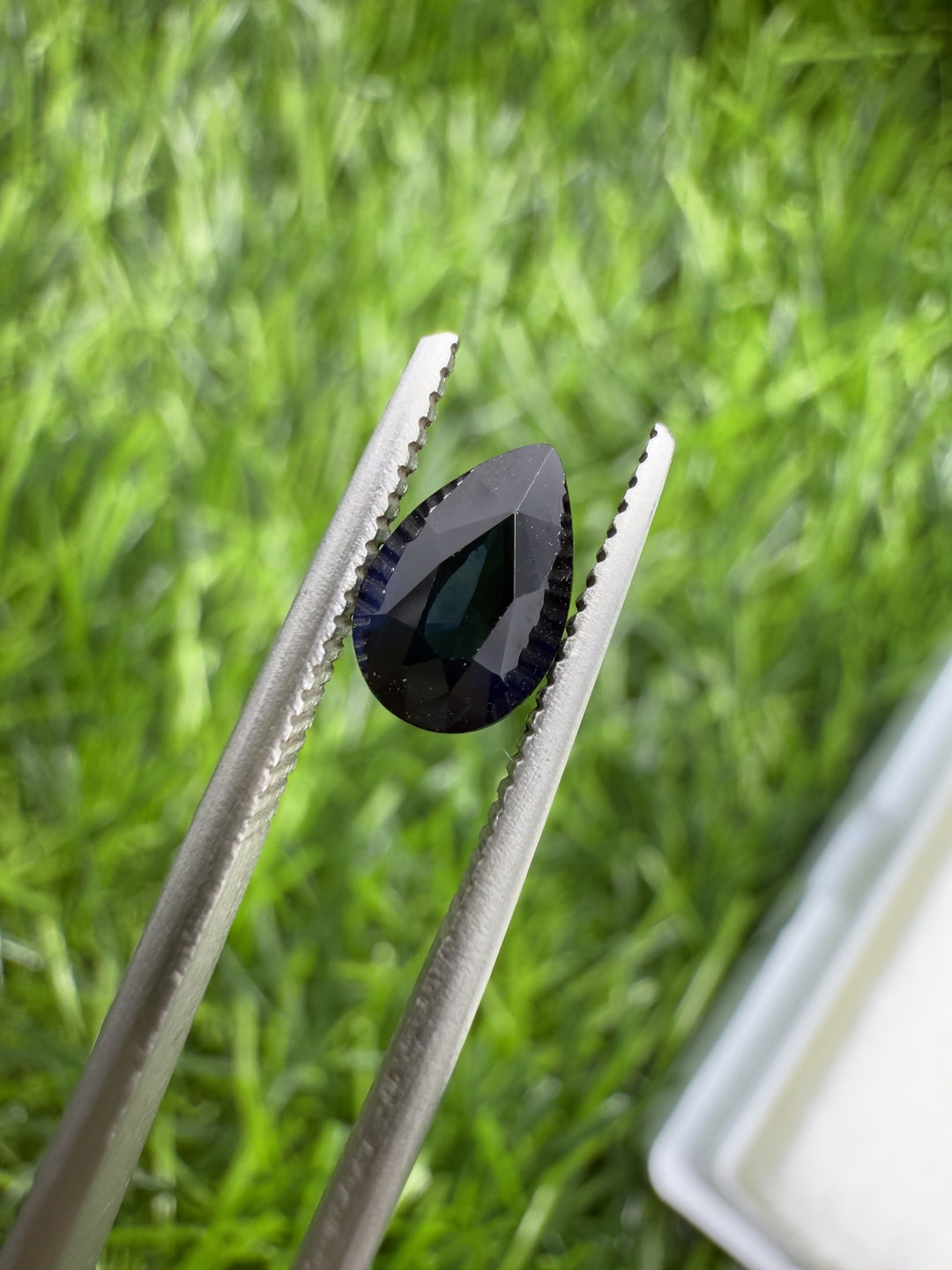 AGCL Certified 1.05ct Natural Ceylon Dark blue sapphire 