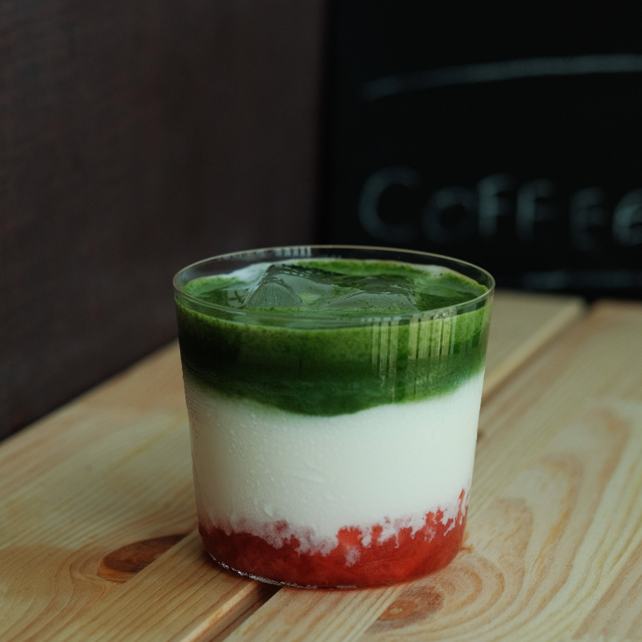 Strawberry Matcha Latte_0