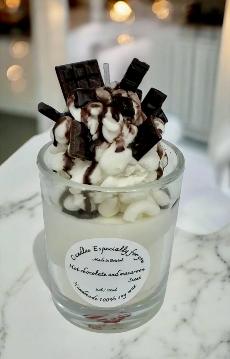 Hot chocolate and macaroni candle