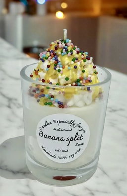 Banana split scented candle 