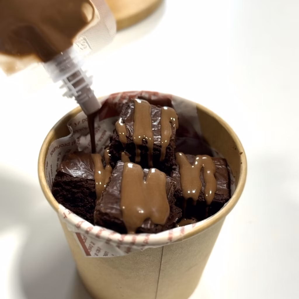 Brownie Bucket (12PC) with Hazelnut Choc Dip_2