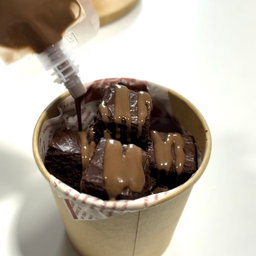 Brownie Bucket (12PC) with Hazelnut Choc Dip