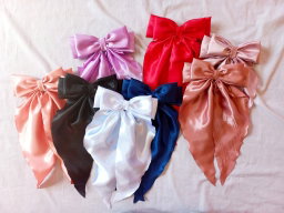 🎀 Long-Tailed Satin Bow