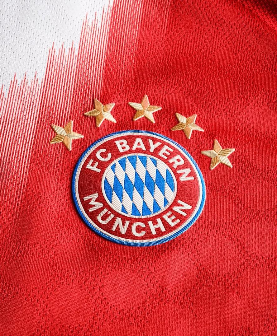 Bayern M  25/26_4