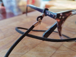 Eyewear retainer cord *genuine leather *