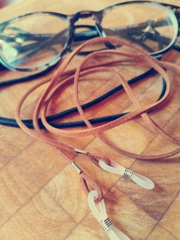 Eyewear retainer cord *genuine leather *