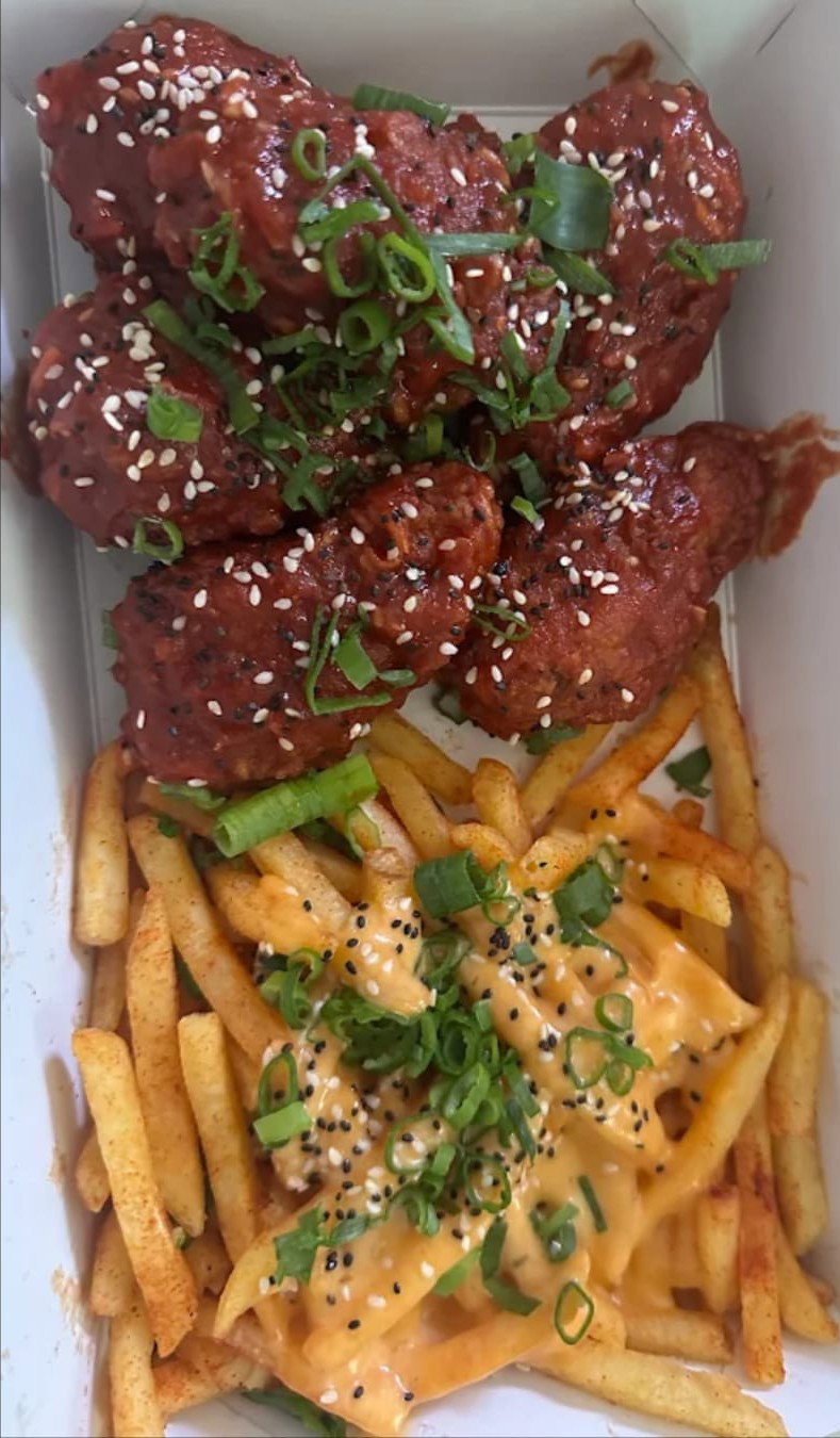 Craft Chicken Wings (5) & Loaded Fries