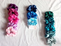 🌷 Satin Scrunchies
