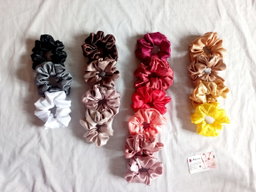 🌷 Satin Scrunchies